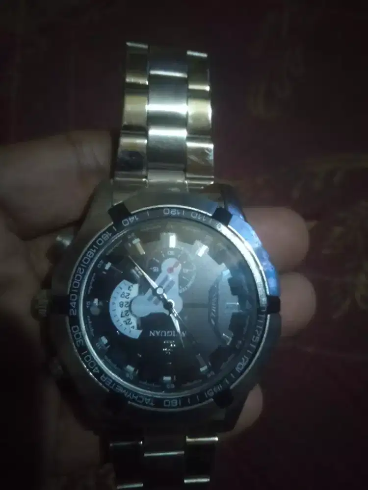 Di jual cepat jam tangan pria merk weiguan murah