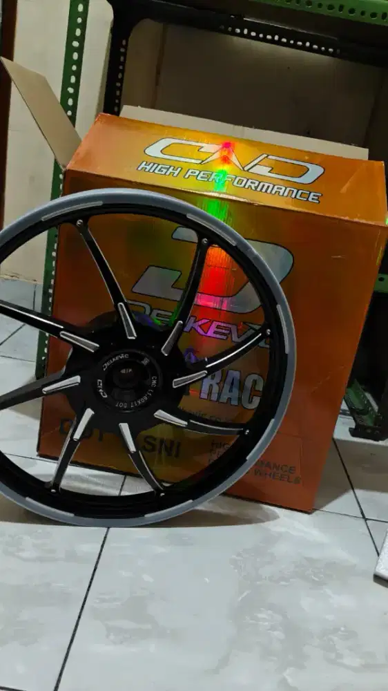 Velg m8 ban maxxis