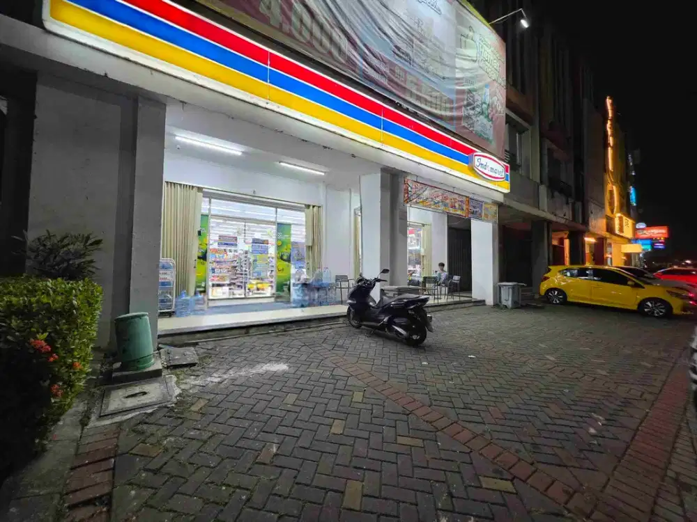 Disewakan Cepat Ruko Fluorite Posisi Hoek Gandeng 3 Lantai di Gading Serpong