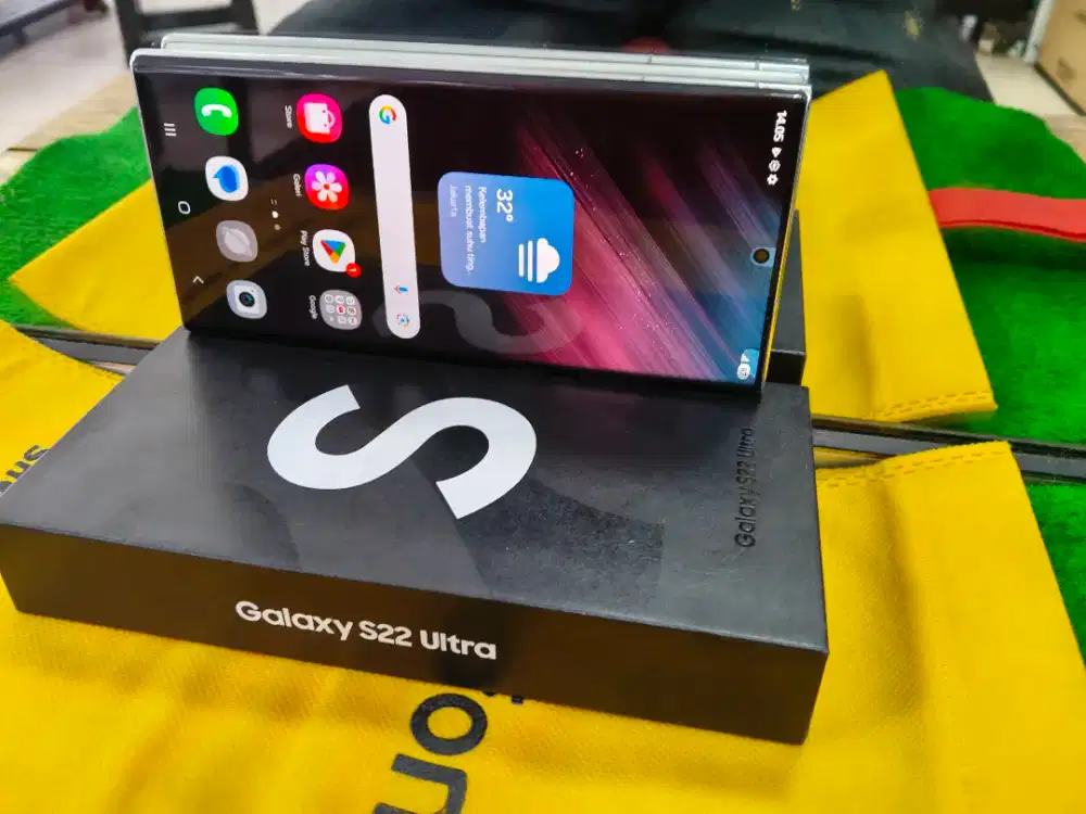 Samsung galaxy S22 ultra 12/256 GB mulus lengkap normal
