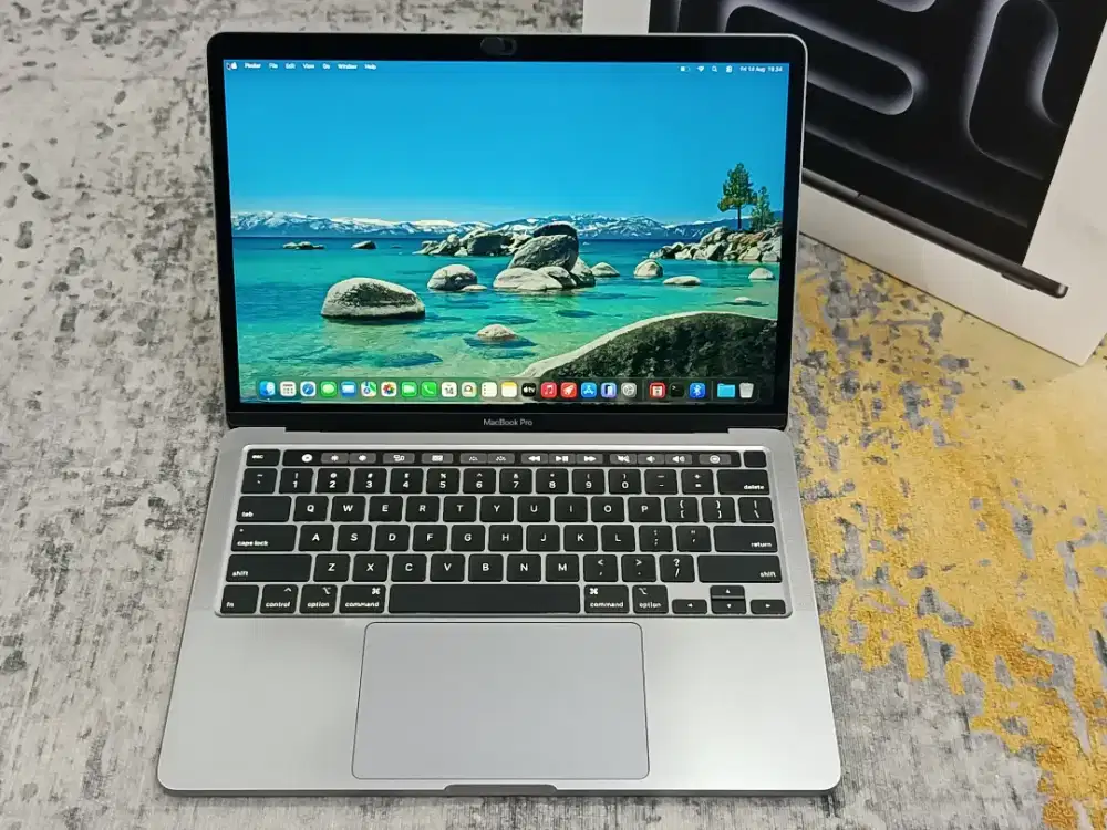 MacBook Pro TouchBar 13 2020 Core i7 16GB 512GB Gray Fulset Like New