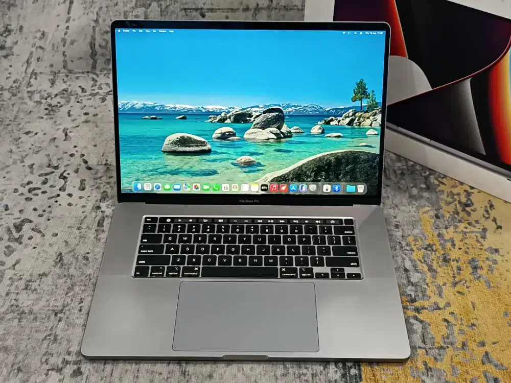 MacBook Pro TouchBar 16 2019 Core i7 16GB 512GB AMD Radeon Pro 5300M