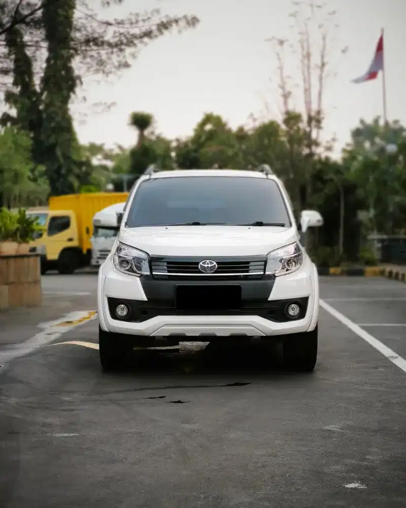 Rush S TRD Sportivo 1.5 matic 2017 warna putih