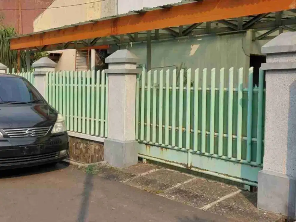 DIJUAL RUMAH LUAS DALAM KOMPLEK KELAPA DUA KEBON JERUK - DEKAT KE HALTE DAN TOL