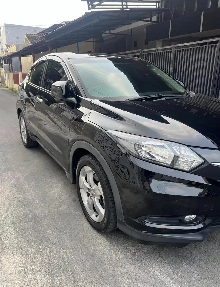 Honda HRV E 2016 Hitam Tangan Pertama
