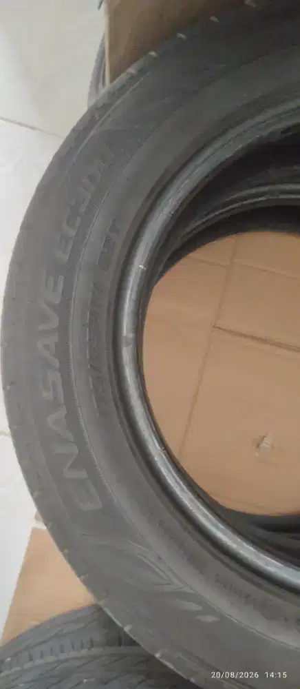 Ban Mobil Bekas R14