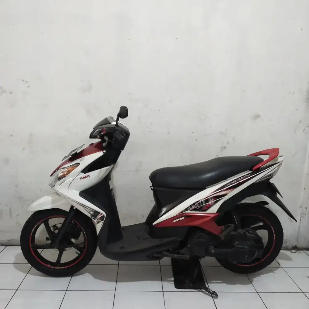 Yamaha Xeon Karbu 2011 Bagus lengkap