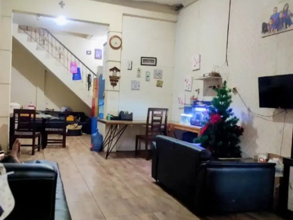 Dijual Rumah 1,5 lantai dengan lokasi strategis di cluster Taman Sari Harapan Indah
