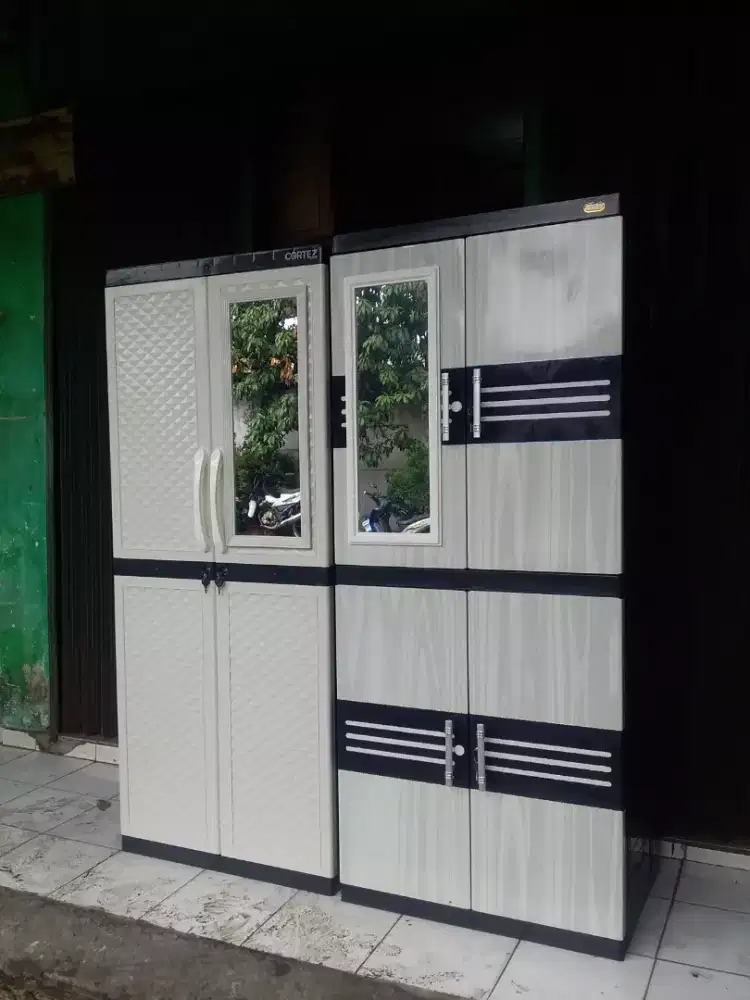 lemari plastik + kaca