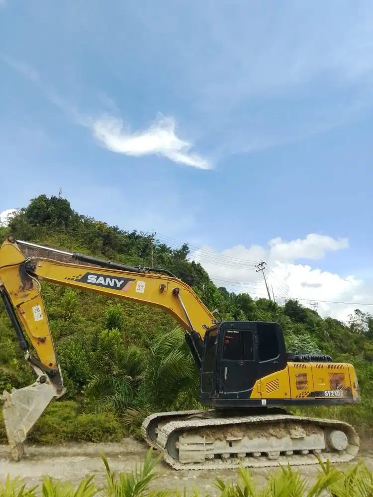 EXCAVATOR SANY PC 215