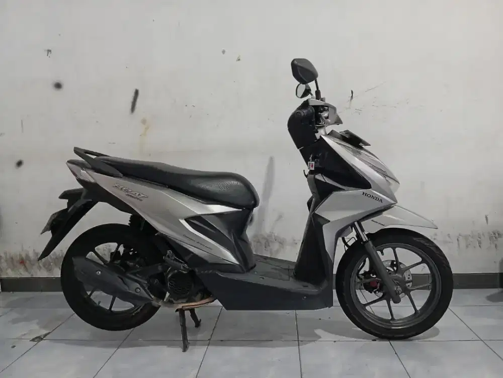 jual  Honda beat karbu tahun2008 warnanya  biru