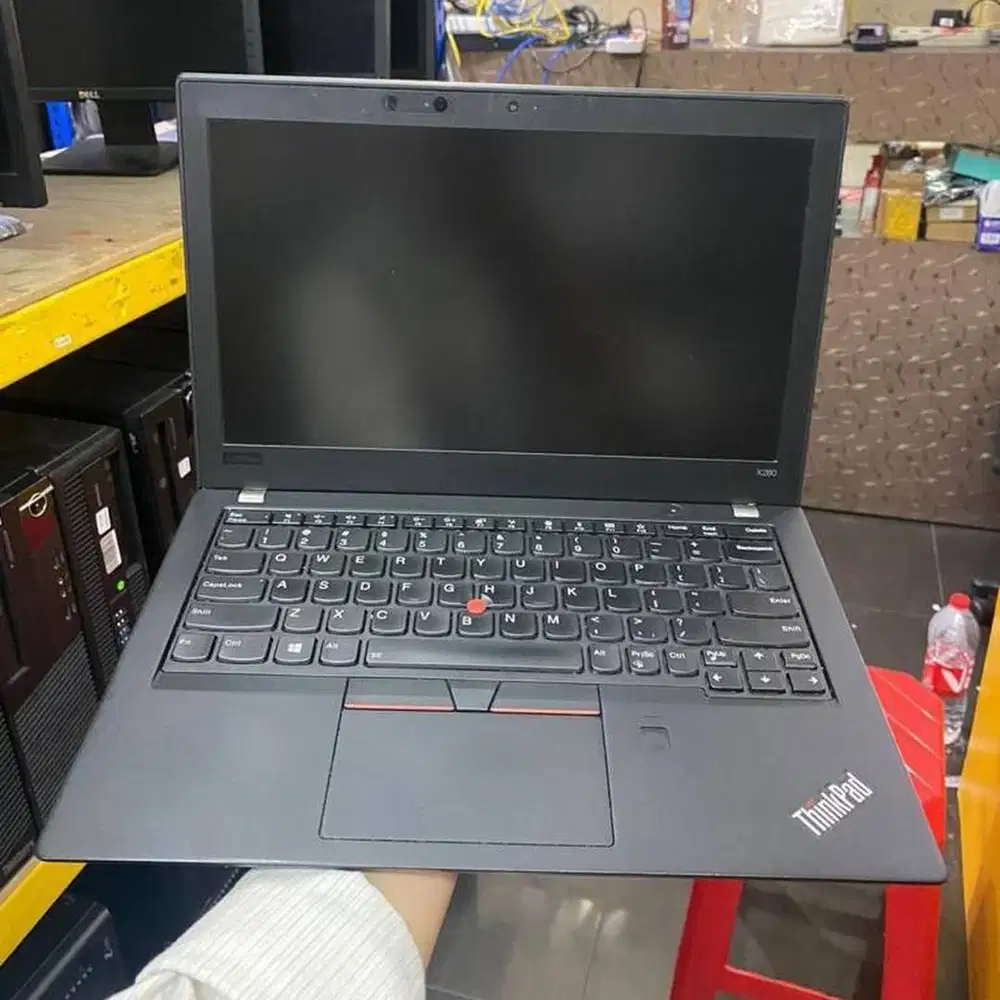 lenovo thinkpad x280 core I5 gen 8 ram 8gb ssd 256gb *VR