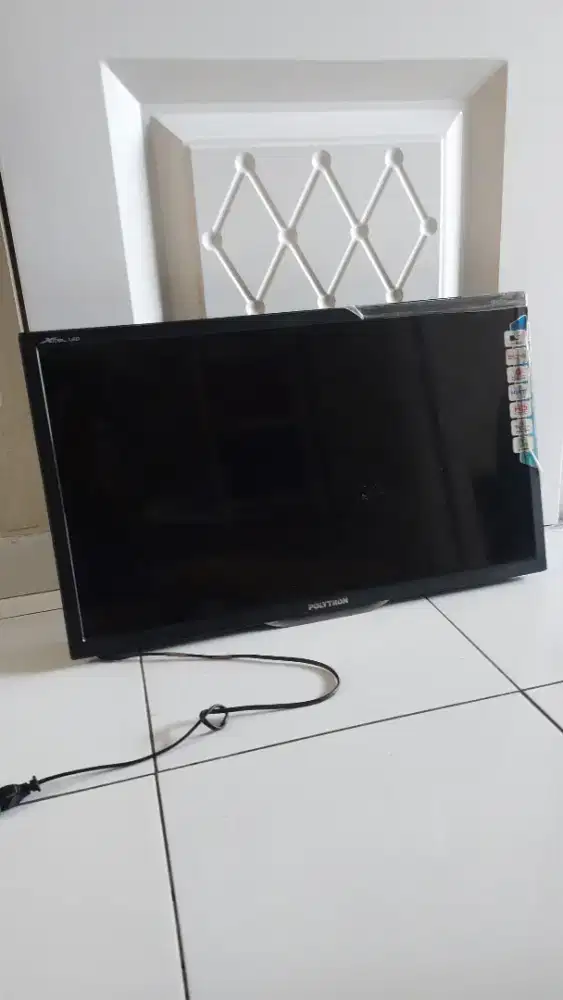 Tv bekas LED merk polytron