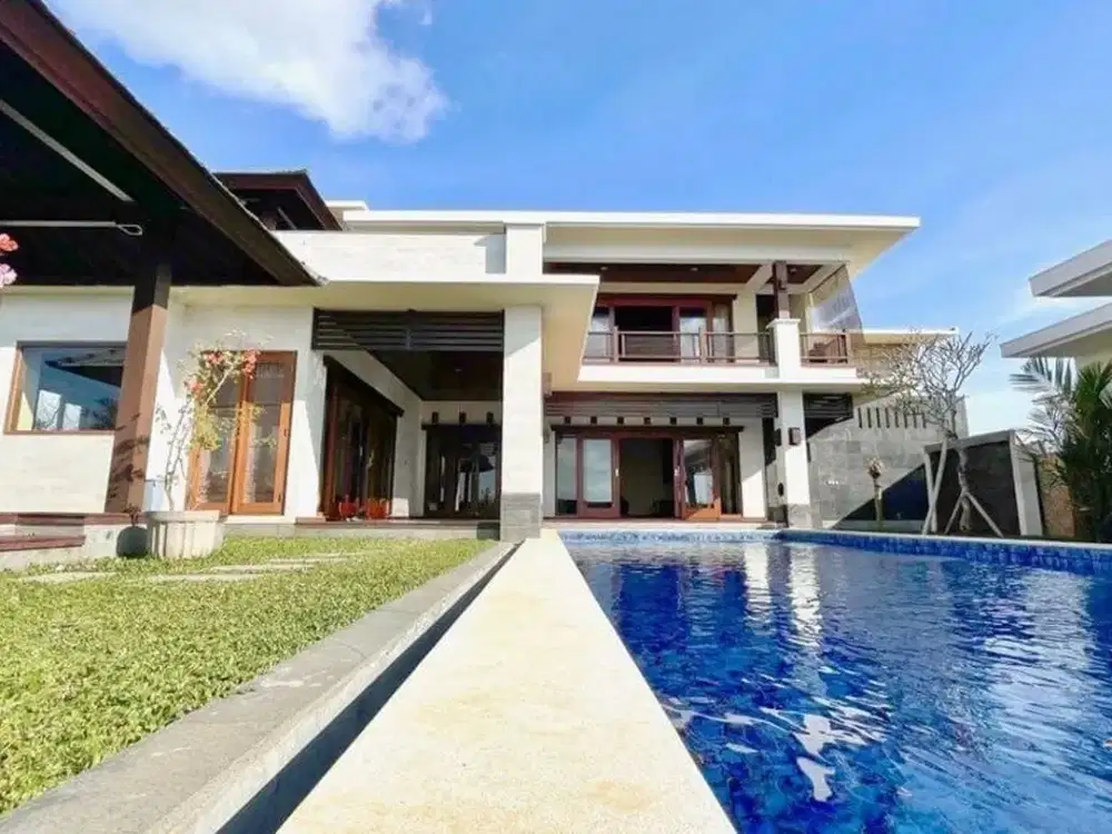 Villa Mewah dengan Pemandangan Laut Dijual di Ungasan Area
