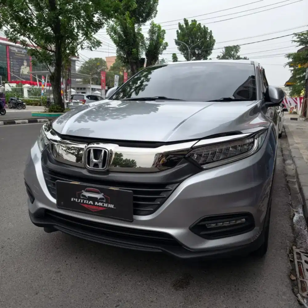 Honda HR-V 1.5 SE Special Edition CVT 2018 Silver Moon