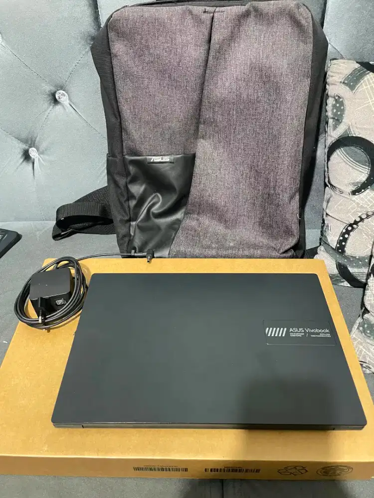 Asus Vivobook Go 14 E1404FA  AMD Ryzen 3 7320U/Ram 8GB/SSD 512GB