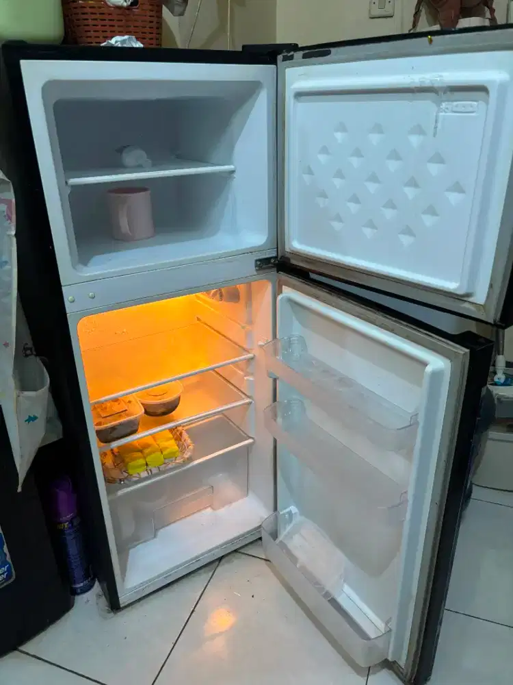 Kulkas Changhong 2 pintu 140 liter
