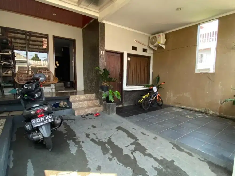Rumah bagus di arcamanik dalam komplek lokasi bagus