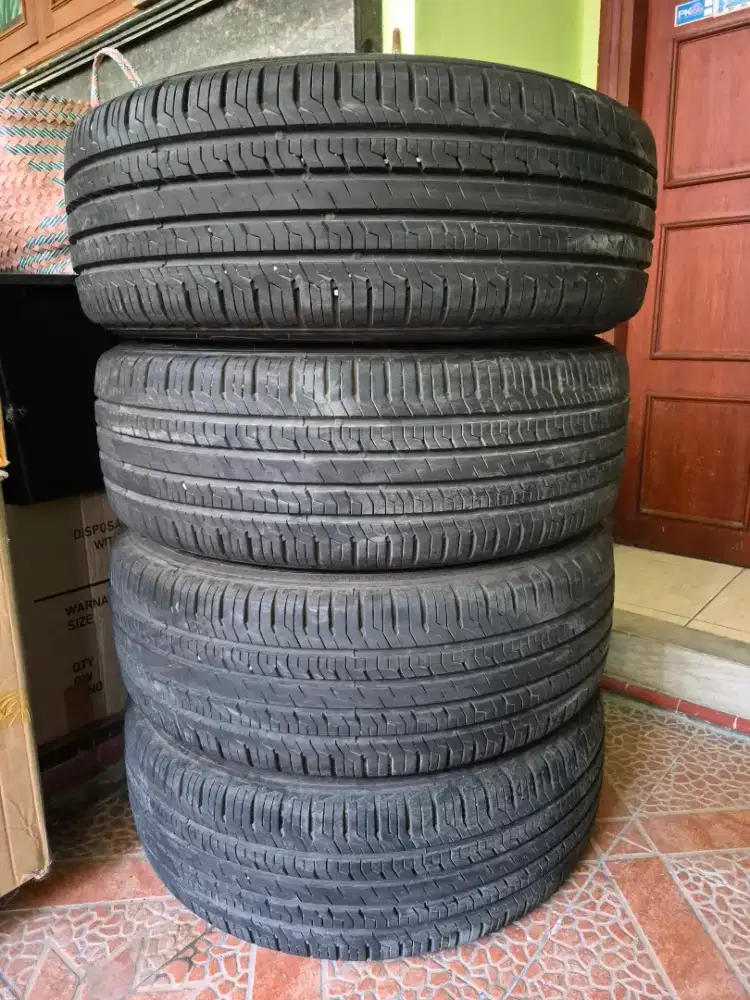 Ban Achilles Desert Hawk 235 60 R18 masih sangat tebal