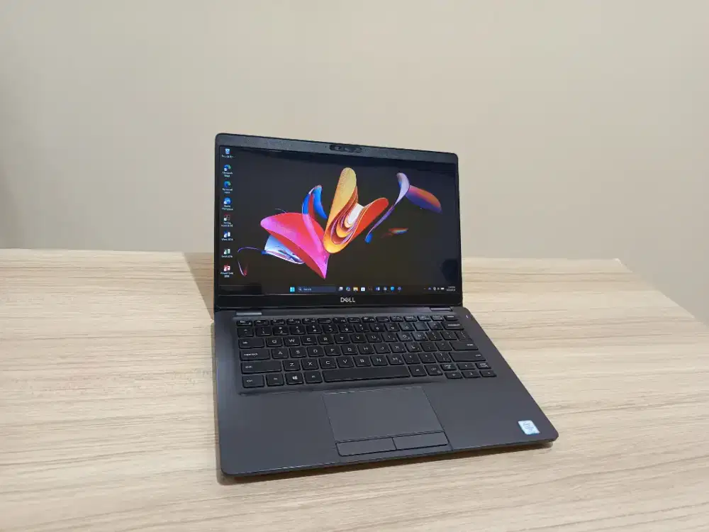 Dell 5300 i5-8365U ram 8GB,ssd 256gb,siap pakai