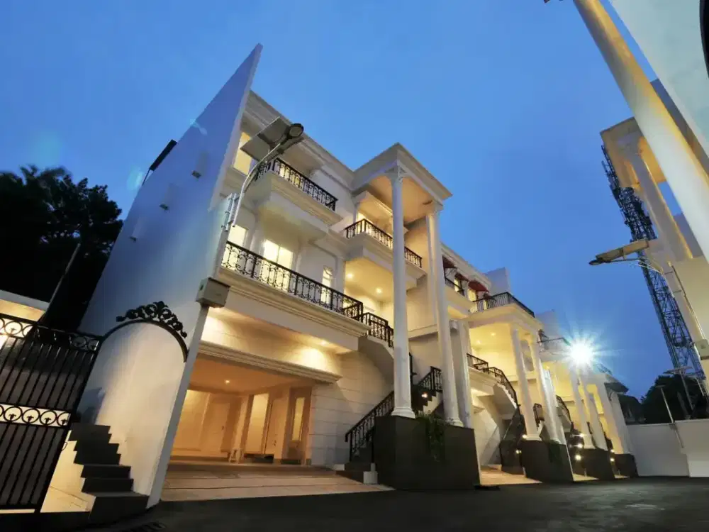 Di Jual Rumah Mewah Ekslusif dengan Lingkungan Nyaman & Asri Serta Sangat Strategis