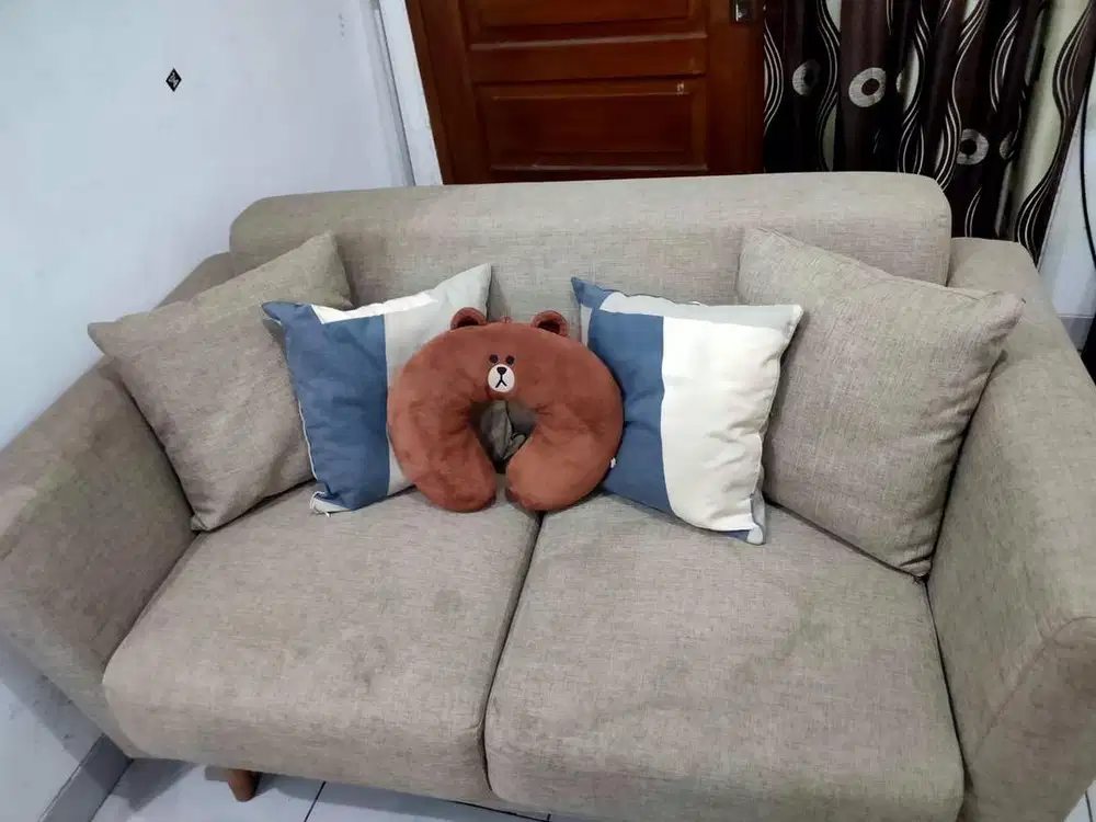 Dijual sofa masih sangat bagus warna cream