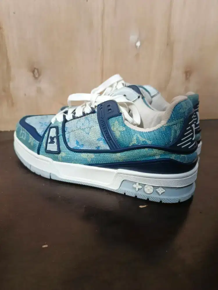 LV Trainer Denim Blue – Premium Replica – Kondisi Bagus