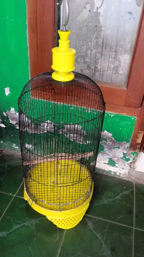 Kandang burung besi