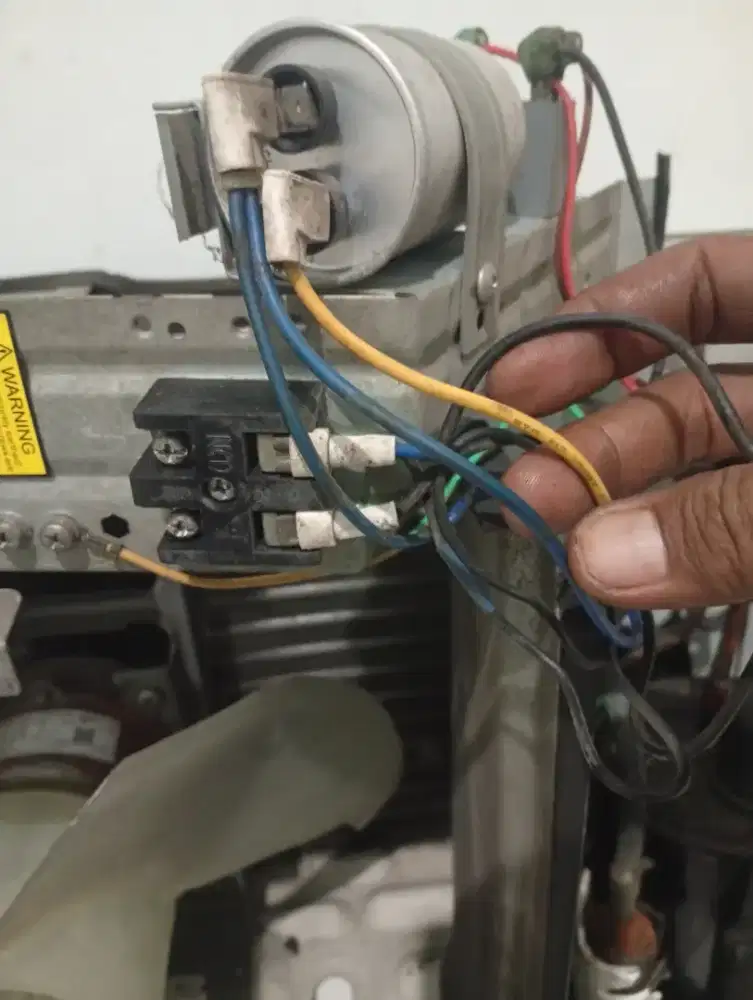Jasa perbaikan AC,AC netes,AC bocor freon,AC mati dan perbaikan lain