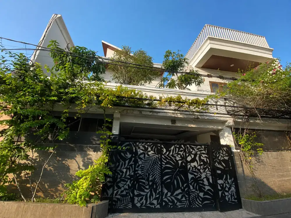 Dijual 2 Rumah dan 12 Kamar Kost Taman Mini Jakarta Timur Harga 5,5M