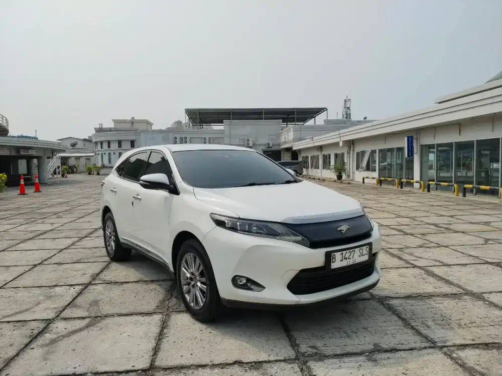 Toyota Harrier 2.0 premium at promo TDP 10% 2015