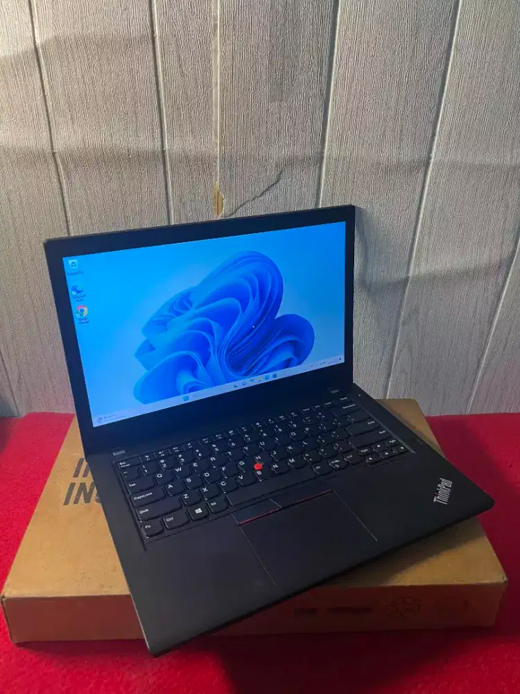 LENOVO THINKPAD T480 CORE I7 GEN8 RAM8GB SSD256GB SIAP PAKAI
