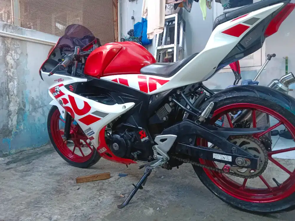 MOTOR SUZUKI GSX 150 R Tahun 2018