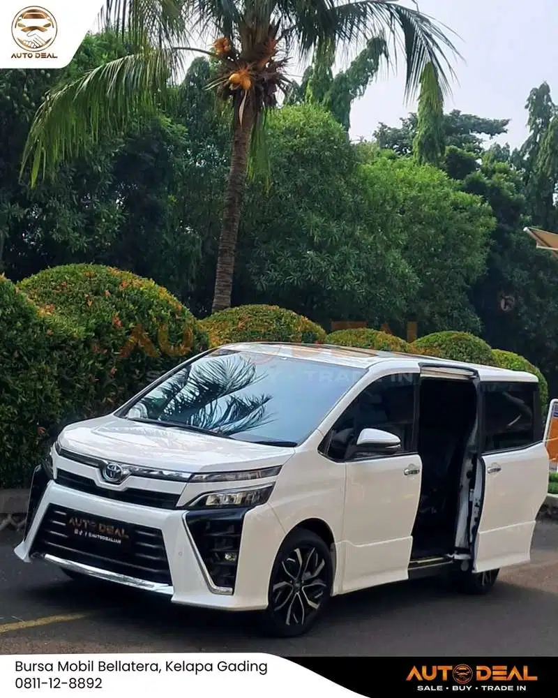 TOYOTA VOXY 2.0 AT 2018