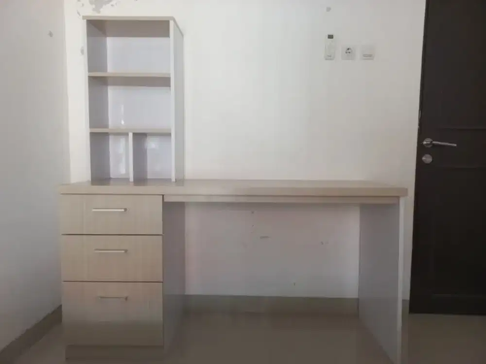 Meja belajar buatan Jepara