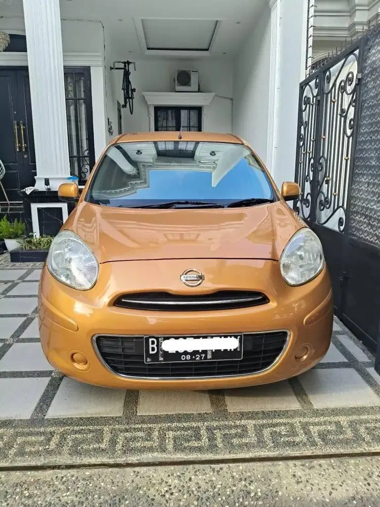 Nissan March 1.2 L AT