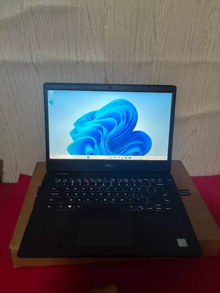 DELL LATITUDE 3400 CORE I5 GEN8 RAM8GB SSD256GB SIAP PAKAI