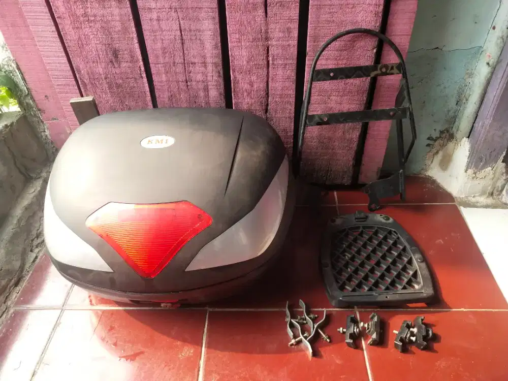 Top Box motor kmi belakang / bagasi tambahan motor
