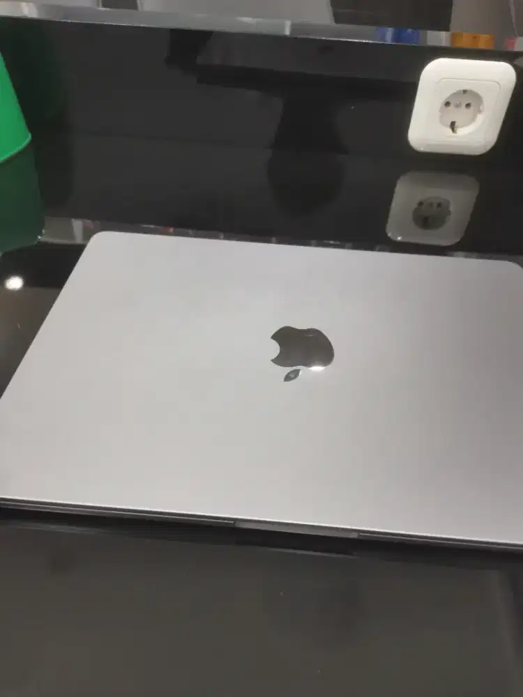 JUAL MACBOOK M2 8/256
