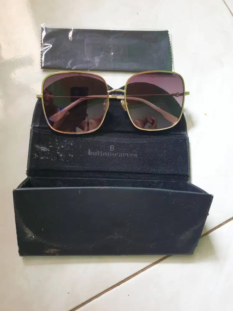 kacamata wanita merk buttonscarves sunglases
