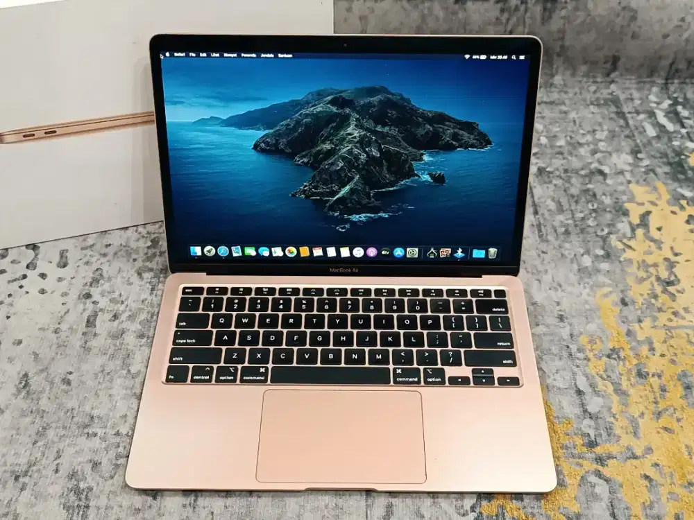MacBook Air Retina 13 2020 Core i3 8GB 256GB Gold Fulset iBox Like New