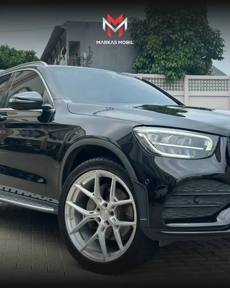 Mercedes Benz GLC200 AMG Line 2021