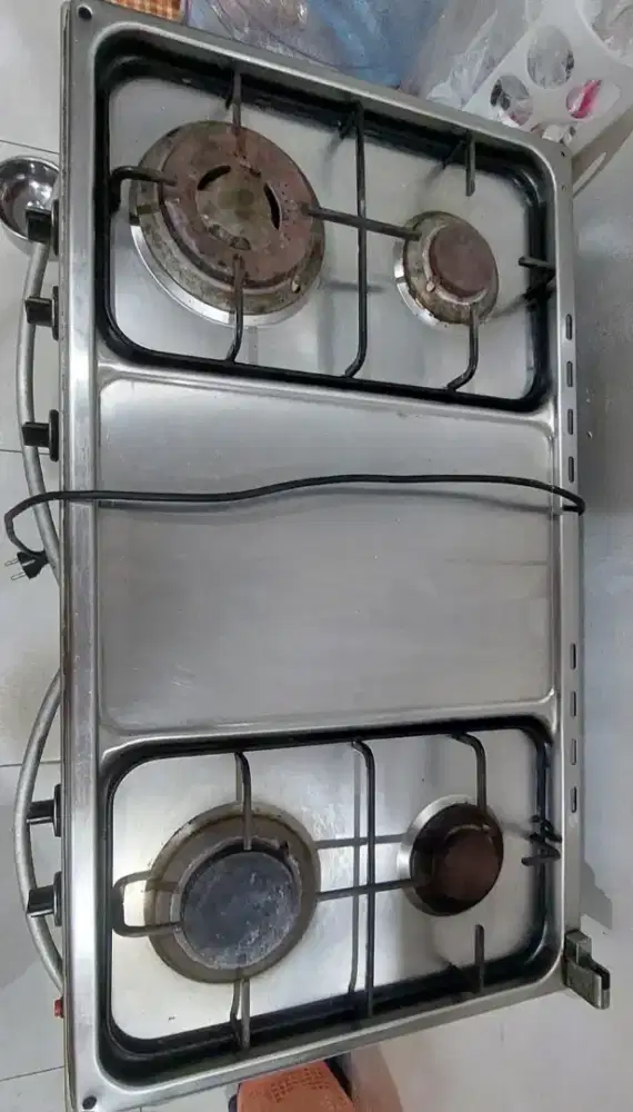Kompor gas 4 tungku ( DOMO )