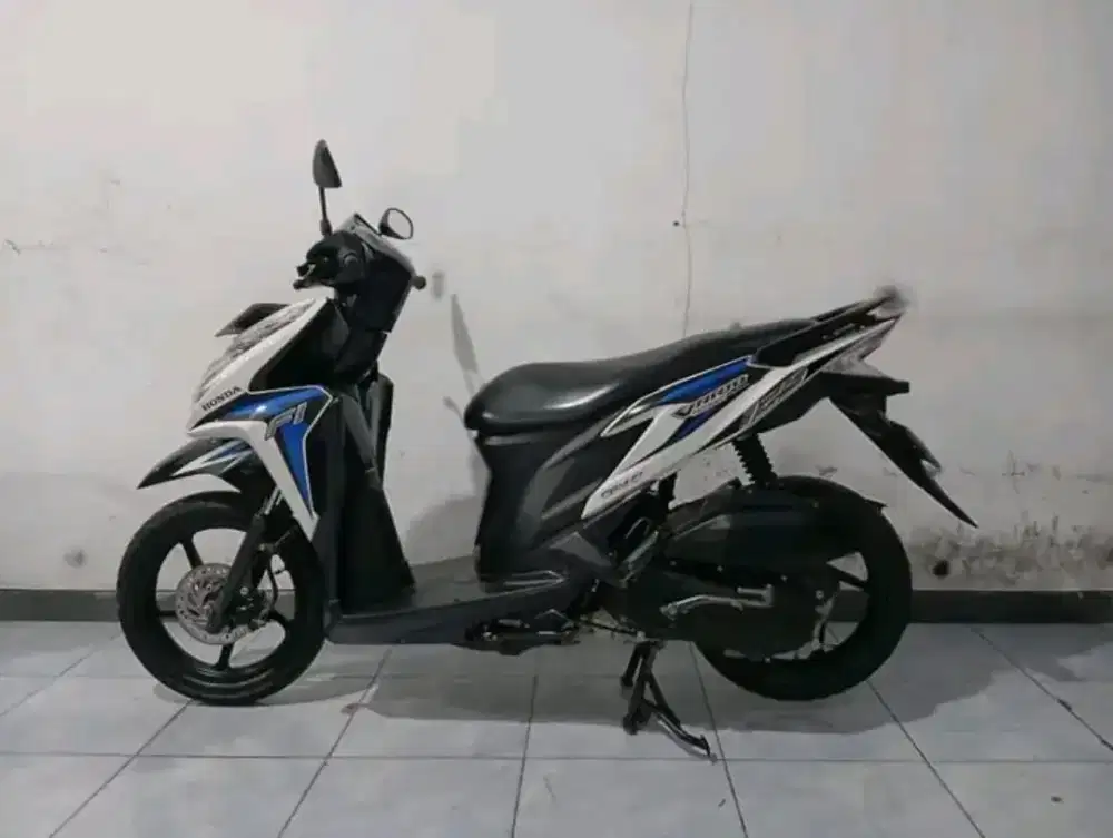 Bismillah di jual Vario 125 kzr  warna putih motor tinggal pakai