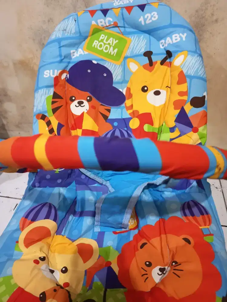 Bouncher bekas anak, kursi motor dan kaca pelindung angin motor beat