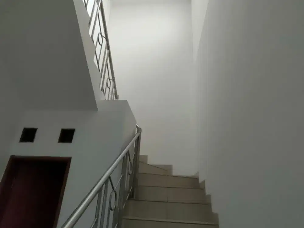 Termurah 2 Unit Ruko Rendeng Bangunan Baru 2,5 Lantai di Moh Toha Bandung