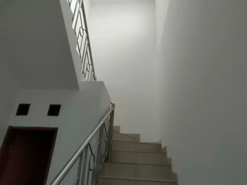 Termurah 2 Unit Ruko Rendeng Bangunan Baru 2,5 Lantai di Moh Toha Bandung