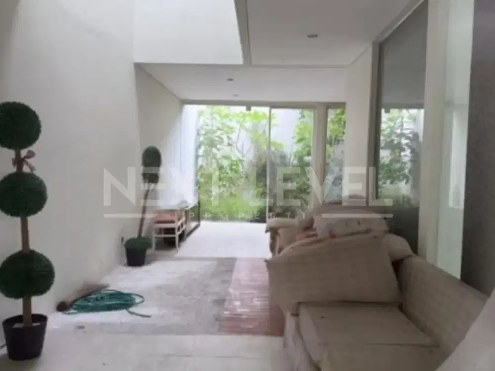 Dijual Rumah Citraland Utama Minimalis Strategis Siap Huni