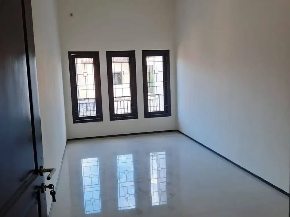 DIJUAL/DISEWAKAN RUMAH LOKASI KLAMPIS SEMOLO