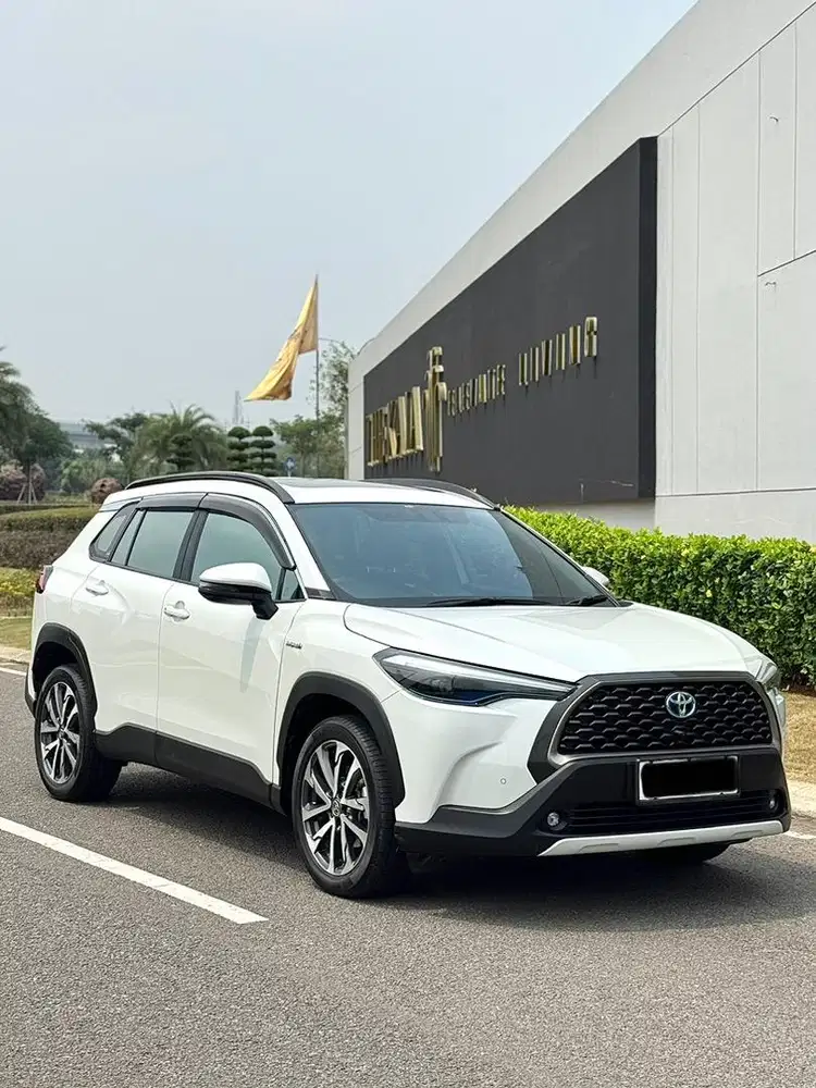 KM LOW + CAT FULL ORI! Totoya Corolla Cross Hybrid 1.8 A/T 2023
